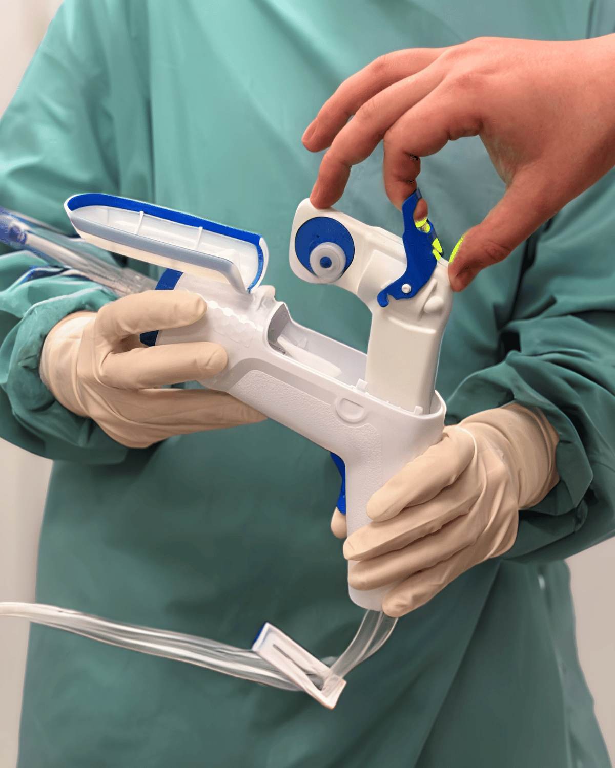 Herausnehmen der wiederaufladbaren DriveUnit