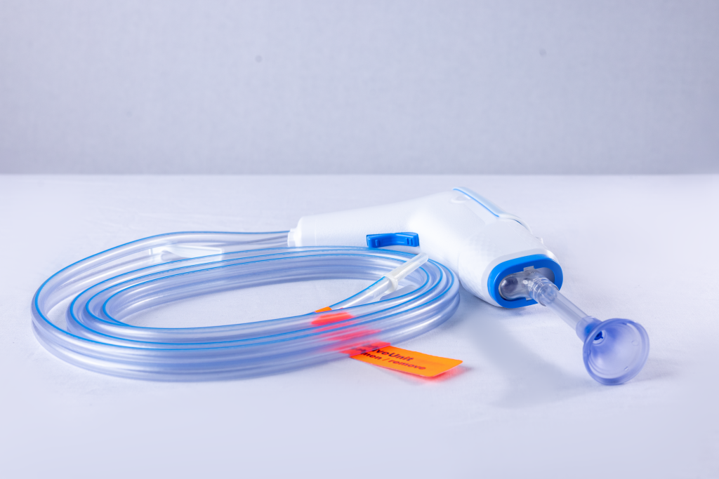 Handstück des nachhaltigen Lavage-Systems. Es entsteht kein Elektromüll.